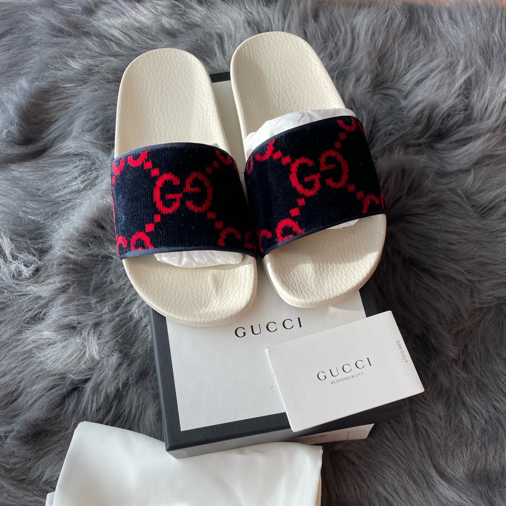 Gucci terry cloth slides